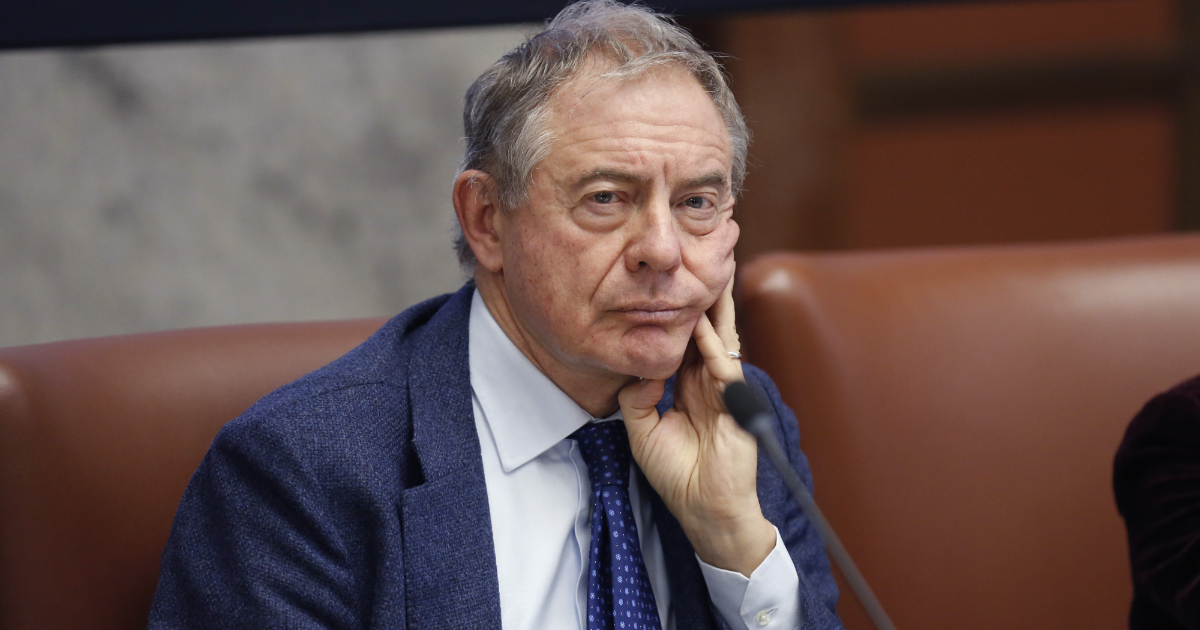 Caro carburanti, Urso si accontenta del “monitoraggio”. Consumatori: “Urgenti misure contro l’aumento dei prezzi”