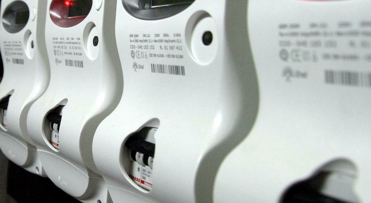 Bollette, le tariffe multiorarie dell’energia elettrica convengono? Cosa dicono i numeri